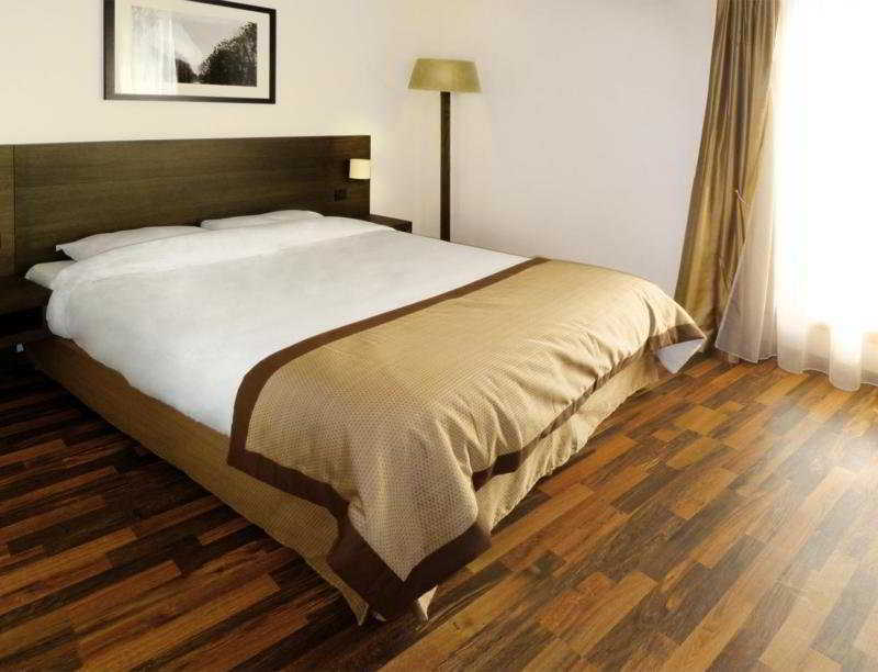 Residhome Asnieres מראה חיצוני תמונה